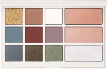 アディクションの2025年ホリデーコレクションで予測のできない美しいルックを追求 | Vogue Japan