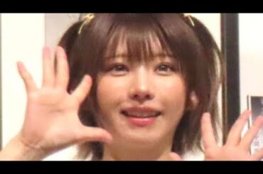 えなこ、超ショート丈Ｔシャツから…「こんなに出ていていいのか」「結構ギリギリ」ファン歓喜