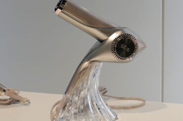 ReFa史上最高のうるおいとまとまり　プレミアムドライヤーが海外対応 - 家電 Watch