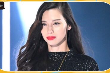 中条あやみ、ミニワンピ×ロングブーツで美脚ランウエー　ゴールドネックレスがアクセントに