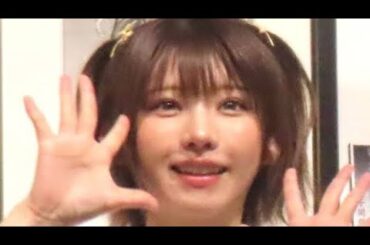 えなこ、超ショート丈Ｔシャツから…「こんなに出ていていいのか」「結構ギリギリ」ファン歓喜