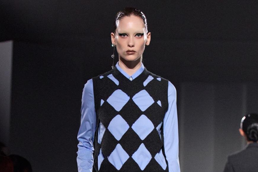 アレキサンダー ワン 26年春夏コレクション – 女性にむけたパワードレッシング アレキサンダー ワン 26年春夏コレクション - 女性にむけたパワードレッシング