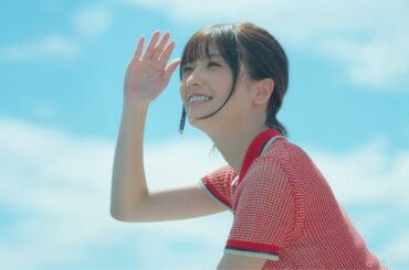 工藤美桜、クジラに会いに大海原へ　名物「キンメ丼」も満喫！　「旅色 FOCAL」高知県 室戸市特集