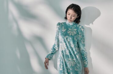 マメ クロゴウチ×ステュディオス“ボタニカル柄ベロア”のワンピース＆トップス - ファッションプレス