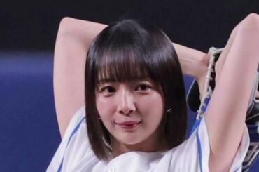 🔥✨【SNS爆発🔥】山崎紘菜の美脚ユニフォーム姿が話題沸騰！球場で魅せた圧巻パフォーマンス⚾💖