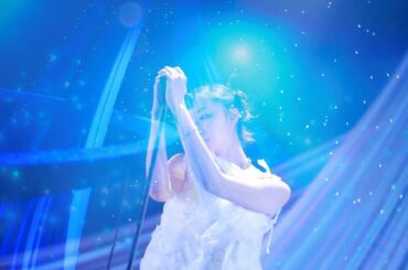 【ライブレポート】adieu（上白石萌歌）単独公演『adieu LIVE 2025 à la plume』開催！初のギター演奏も