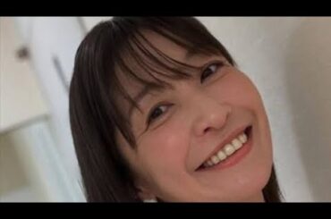 44歳美女タレント、水着で魅力全開「最高」「現役バリバリ」「スタイル抜群」「綺麗すぎる」　2002年のCMで大ブレイク