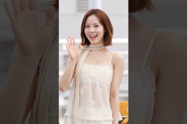 NiziU、香港に出国するメンバー達···。 「だんだん成長していく妖精たち、 誇らしいですよね？」#shorts