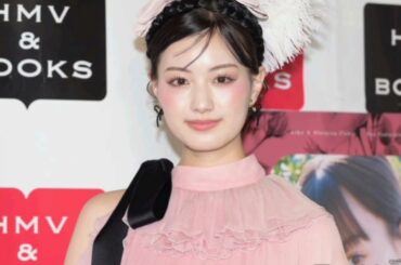 鶴嶋乃愛、美スタイル際立つ黒×ピンクコーデに絶賛の声「プリンセスみたい」「さすがの着こなし」