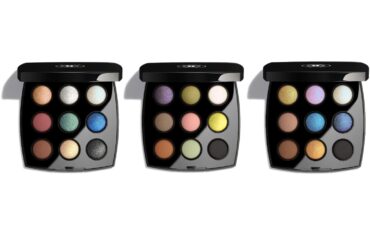 シャネル2025年クリスマスコスメ、9色アイシャドウ「レ ヌフ オンブル コメット」 - ファッションプレス