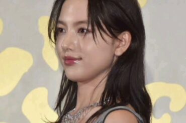 清原果耶、美麗ドレス姿に絶賛の声「美オーラ全開」「佇まいが無敵」