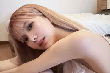 4年前に芸能活動を再開　元人気アイドルが"激変"…松平璃子にファン衝撃「透明感すごすぎてもはや透けてる」 | ENCOUNT