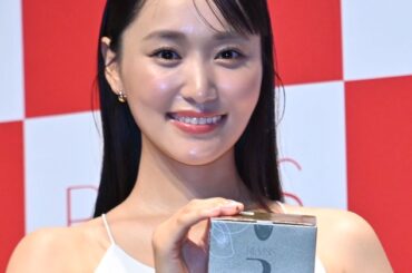 欅坂46＆櫻坂46初代キャプテン・菅井友香、グループ時代に戻って自分に言いたいことを明かす「信じていいんだよ」 - ORICON
