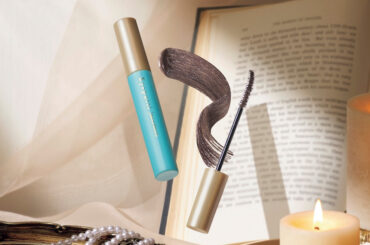 【2025年秋コスメ】「アイプチ」の“ひとえ・奥ぶたえ用マスカラ”におとぎ話にインスパイアした秋の限定色が登場 - WWDJAPAN