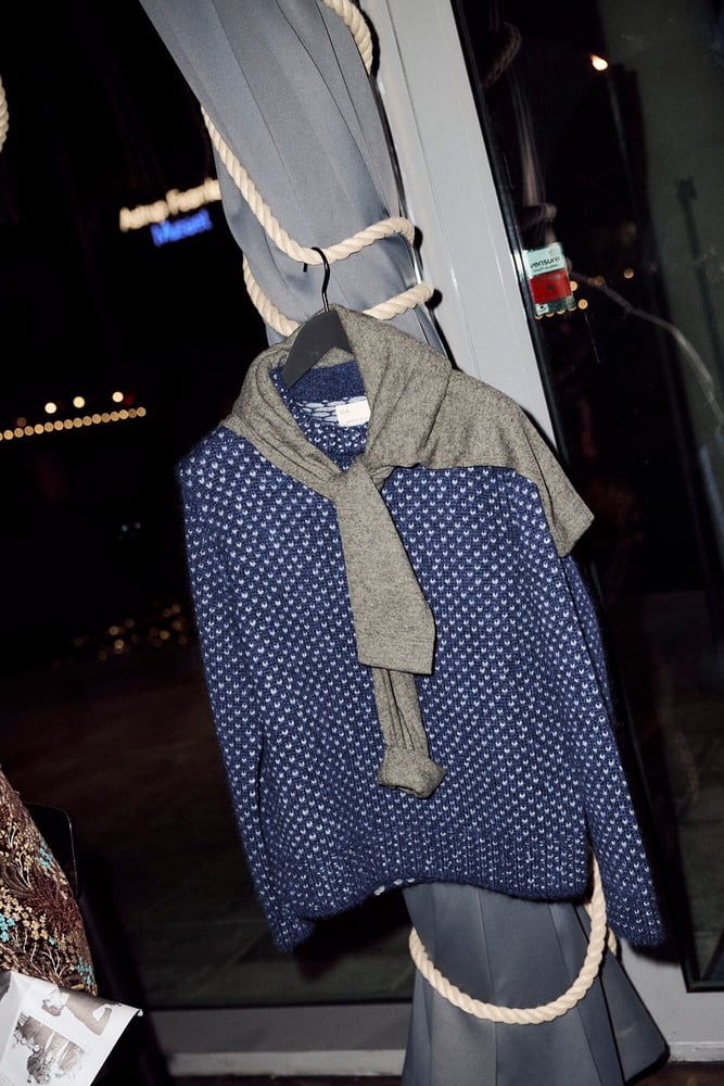 国の象徴であるニットは、O.A.D.の存在意義です」。