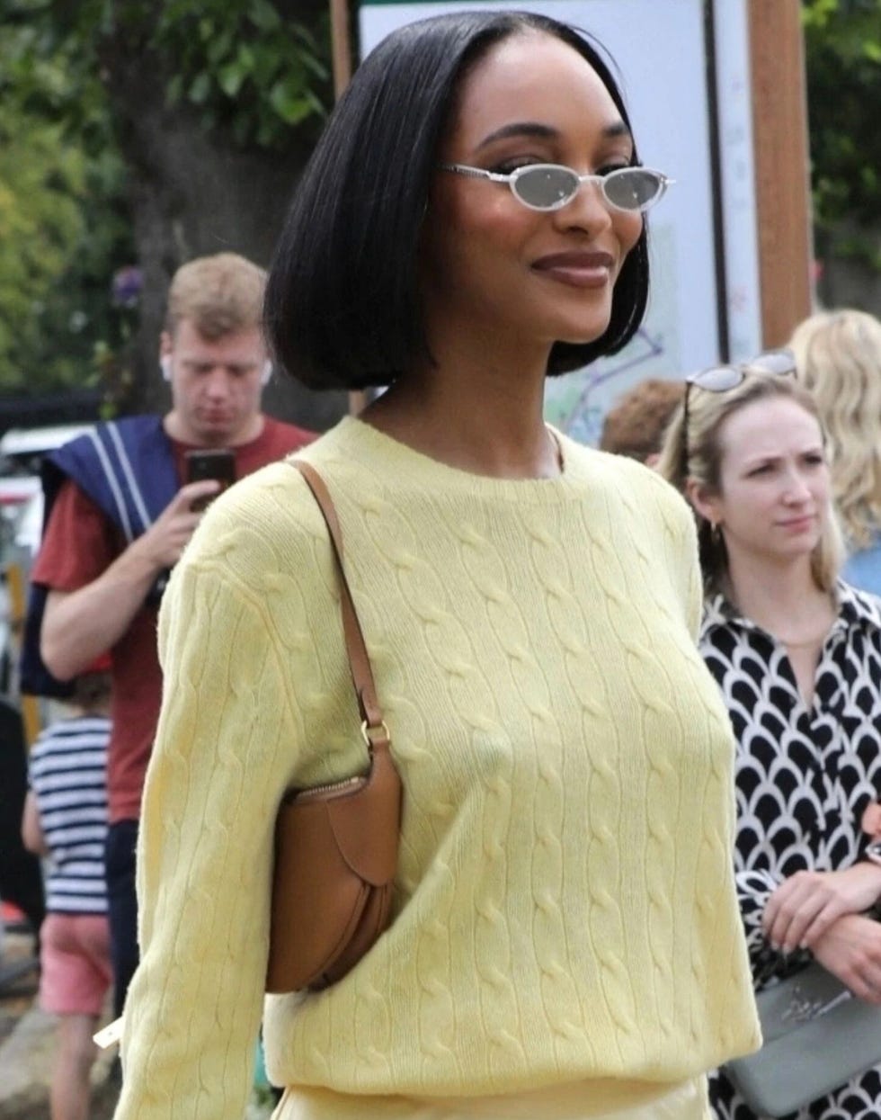 秋　ボブカット