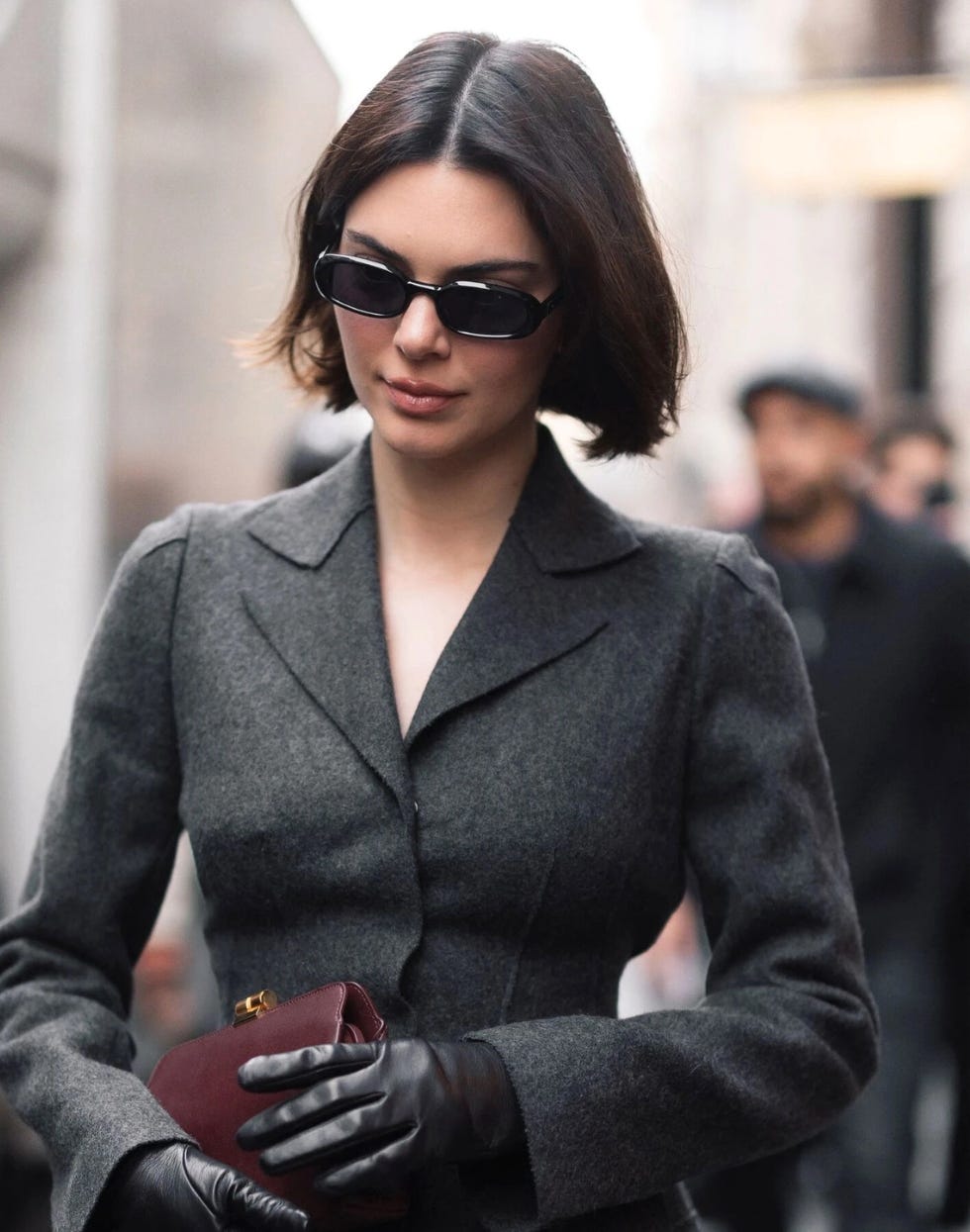 秋　　ボブカット