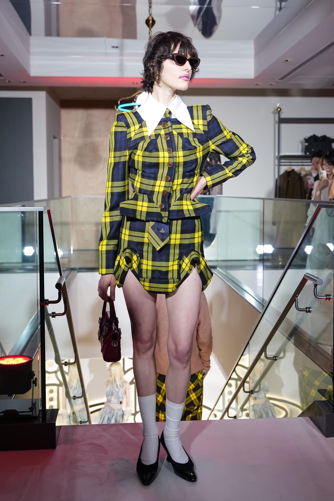 ヴィヴィアン・ウエストウッド青山旗艦店オープンを祝したミニショー、ブランドのDNAで溢れさせて | 写真