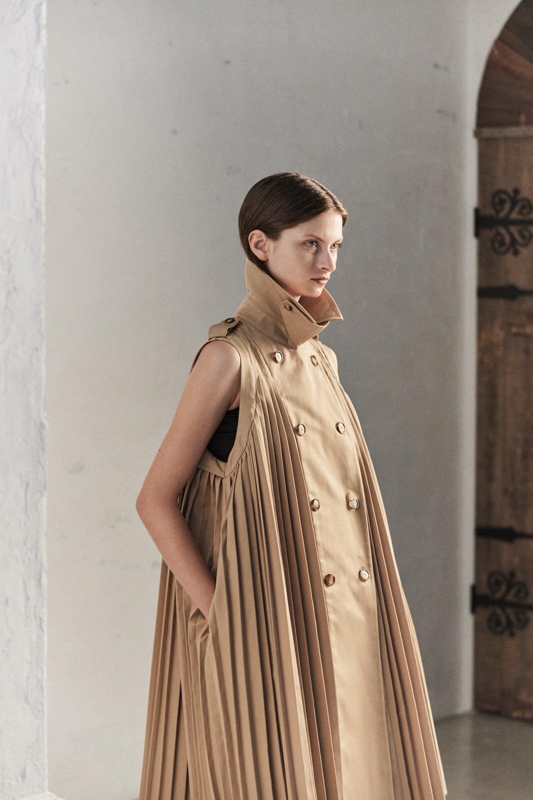 エズミ 2026年春夏コレクション - ‟彫刻を纏う”衣服 | 写真