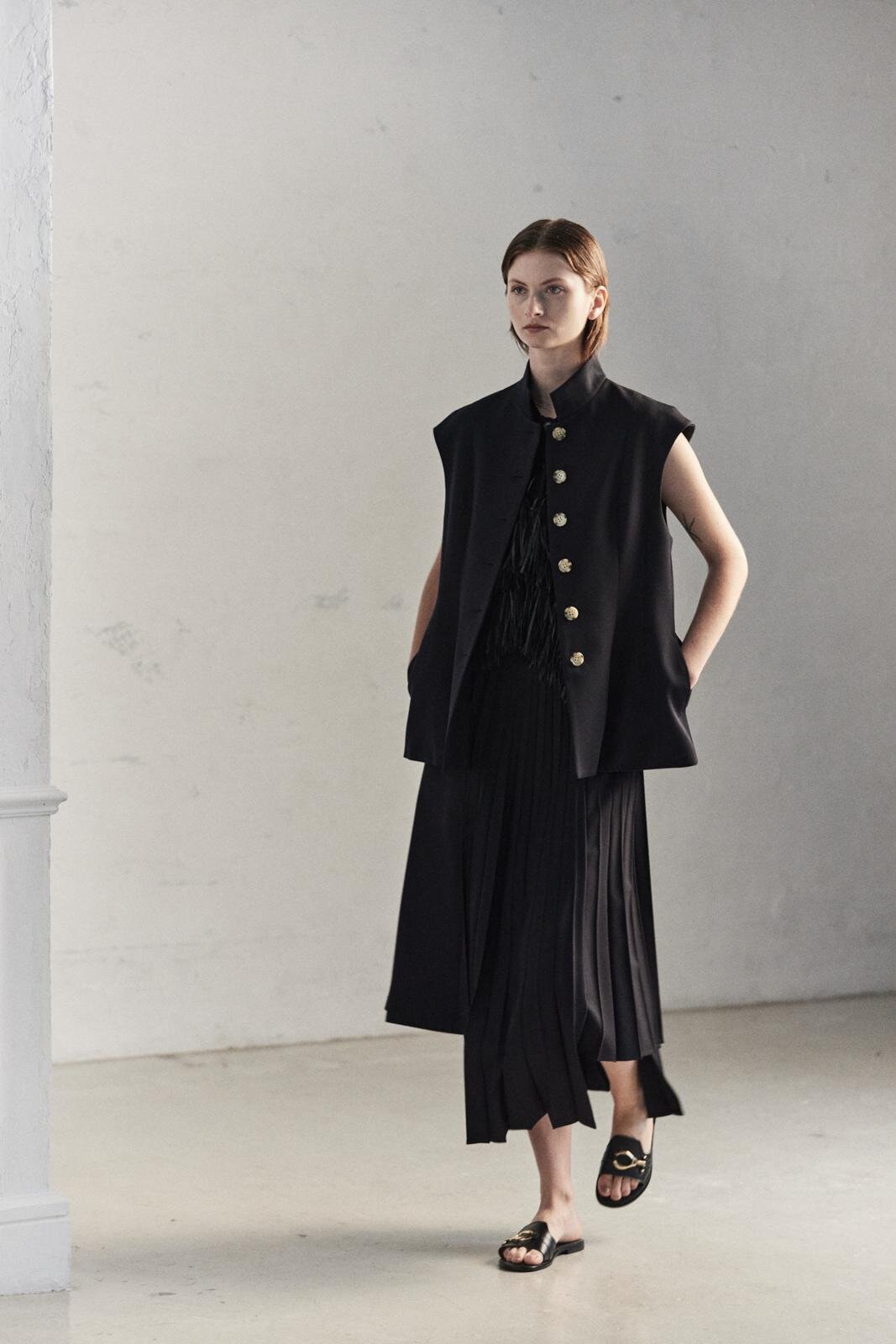 エズミ 2026年春夏コレクション - ‟彫刻を纏う”衣服 | 写真