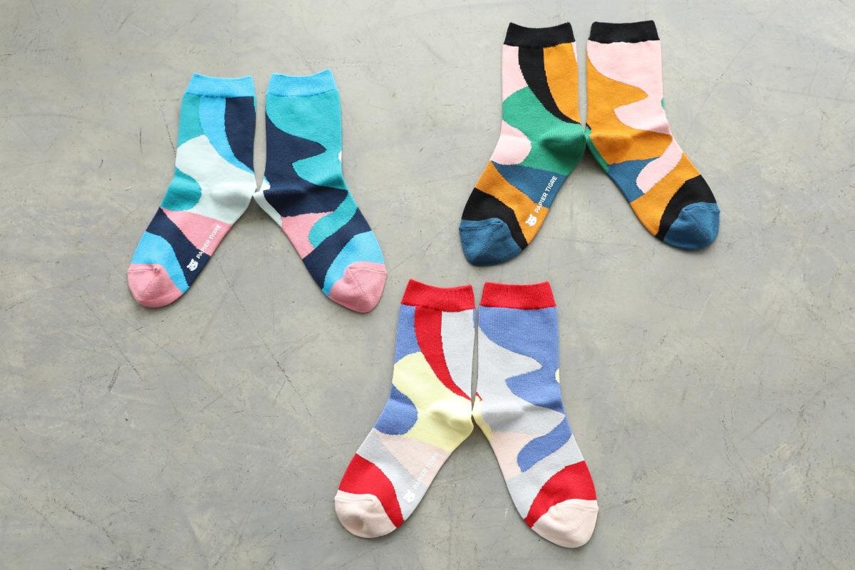 「KAMOショートソックス」 2,200円 カラー：クロ／シュアカ／ターコイズブルー サイズ：22.5～24.5cm