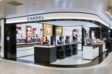 「シャネル」がニュウマン高輪に都内最大規模のブティックをオープン　メイクアップサービスを提供 - WWDJAPAN