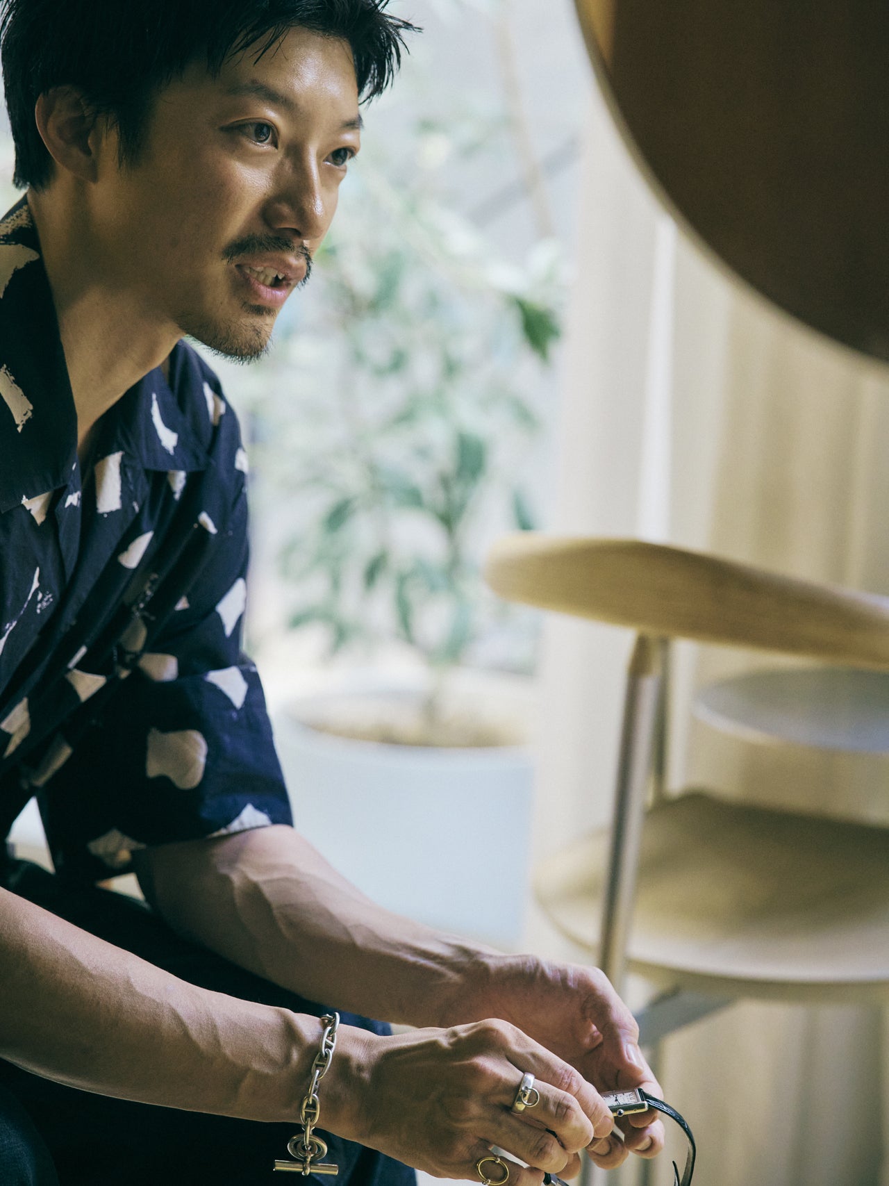 オシャレな人が買ってよかった〈Cartier〉の腕時計と並木さん