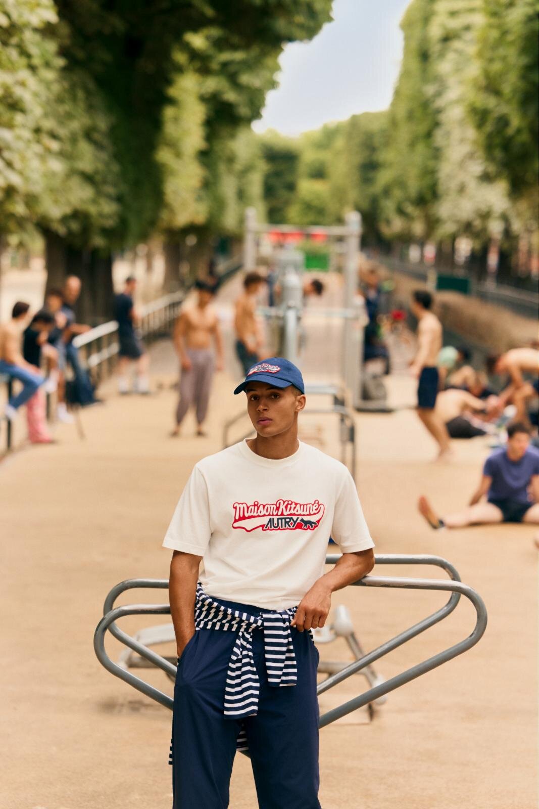 Tシャツ 26,290円、キャップ 16,390円