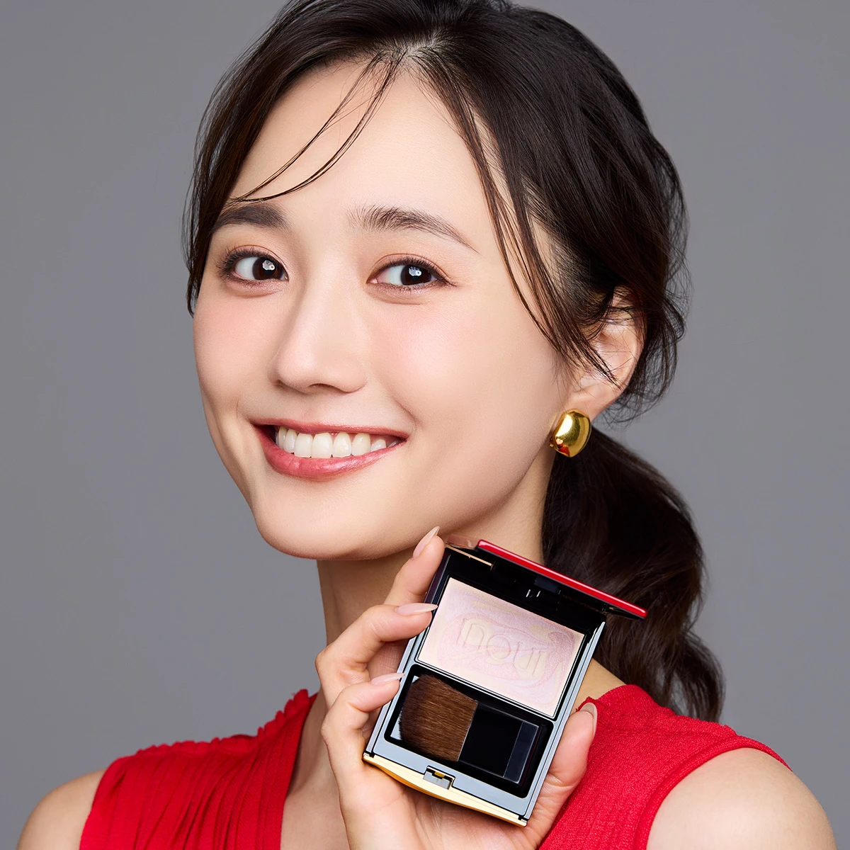 鈴木友菜　inoui インウイ　フェイスパウダー　プレストパウダー