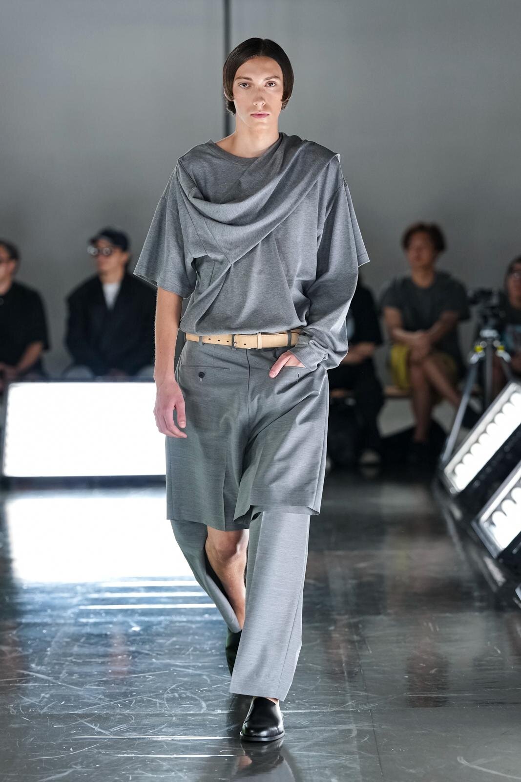 DDDD 2026年春夏メンズコレクション - “構造”の探求、緊張感と緩やかさの間で｜写真3