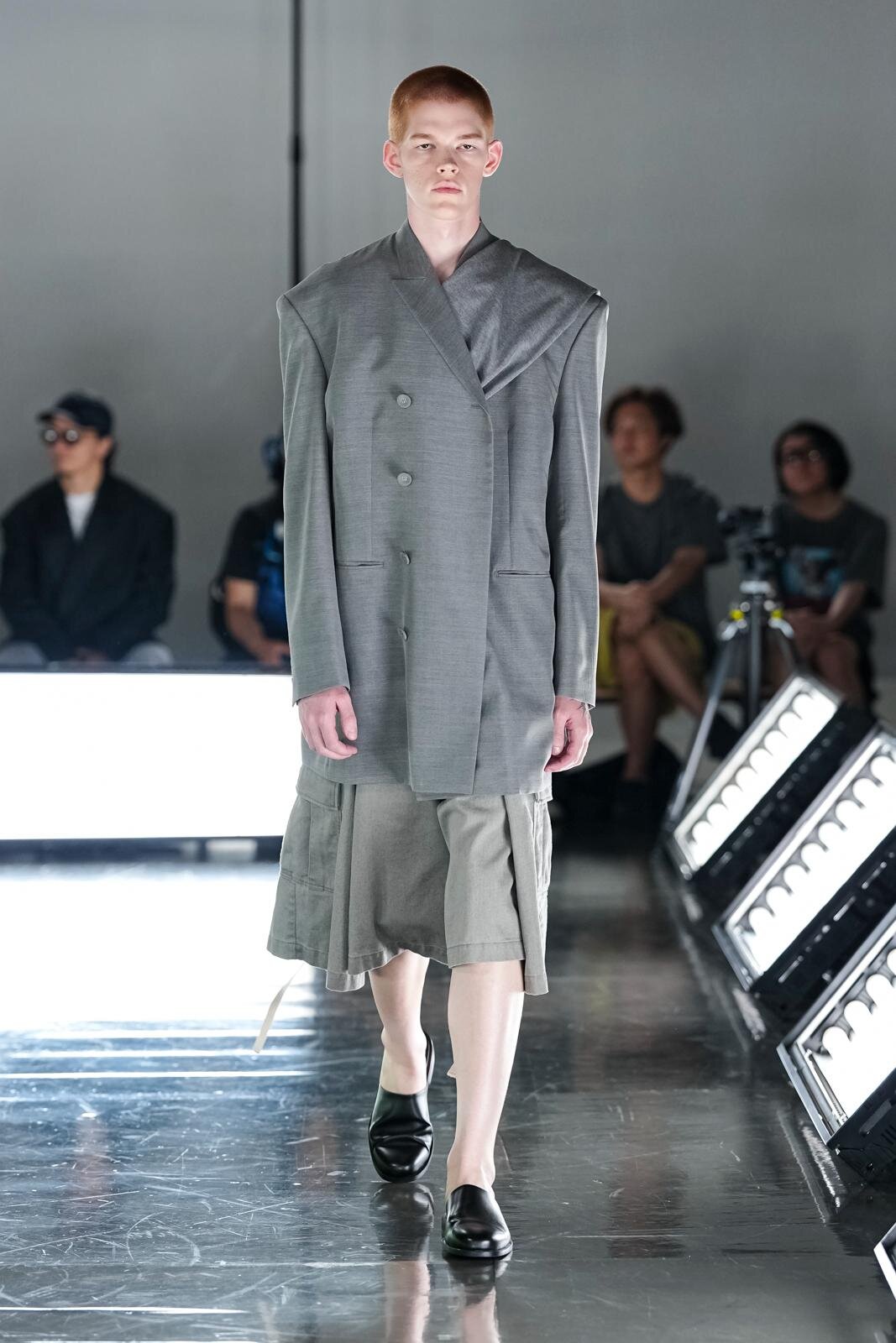 DDDD 2026年春夏メンズコレクション - “構造”の探求、緊張感と緩やかさの間で｜写真6