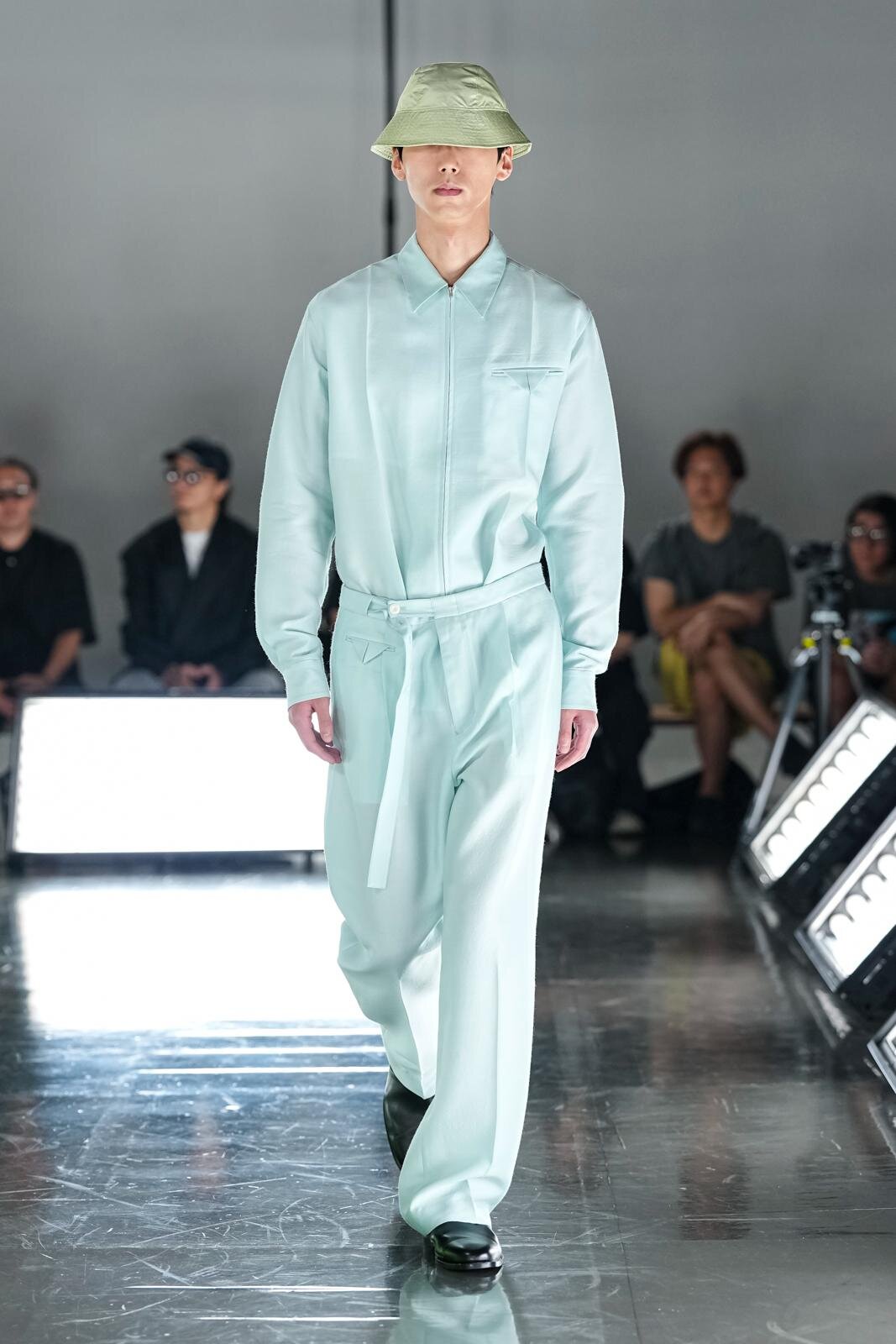 DDDD 2026年春夏メンズコレクション - “構造”の探求、緊張感と緩やかさの間で｜写真21