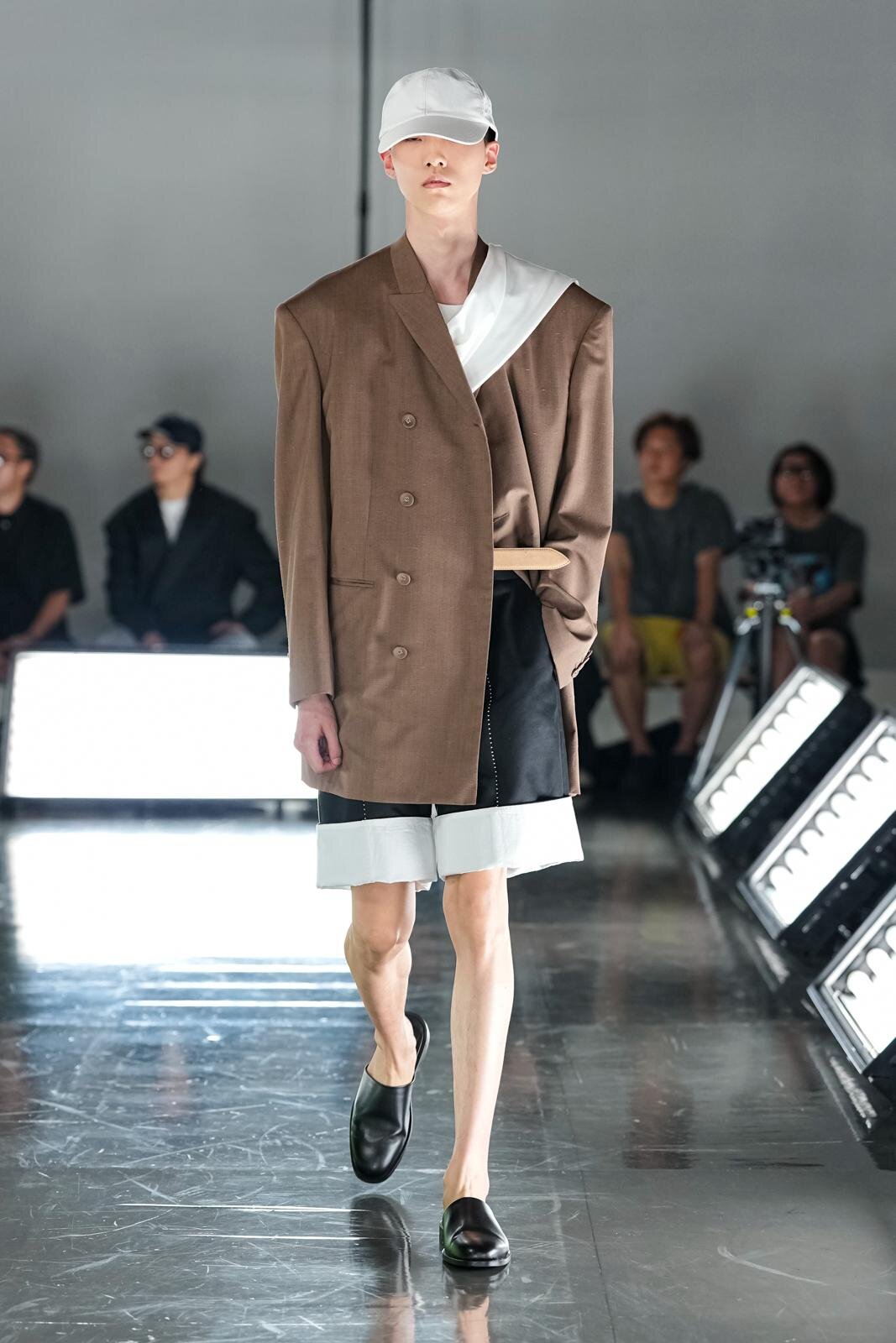 DDDD 2026年春夏メンズコレクション - “構造”の探求、緊張感と緩やかさの間で｜写真29