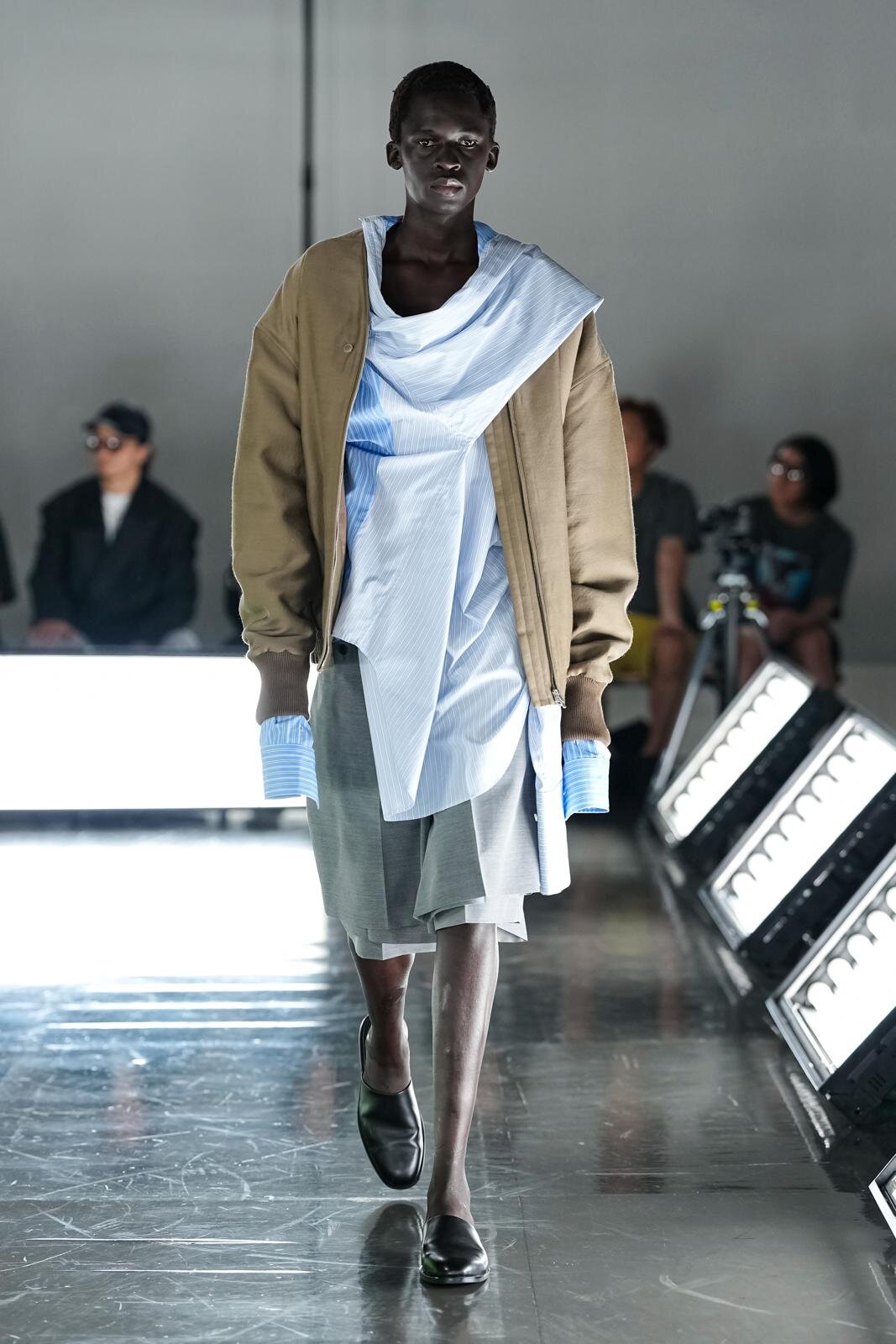 DDDD 2026年春夏メンズコレクション - “構造”の探求、緊張感と緩やかさの間で｜写真38