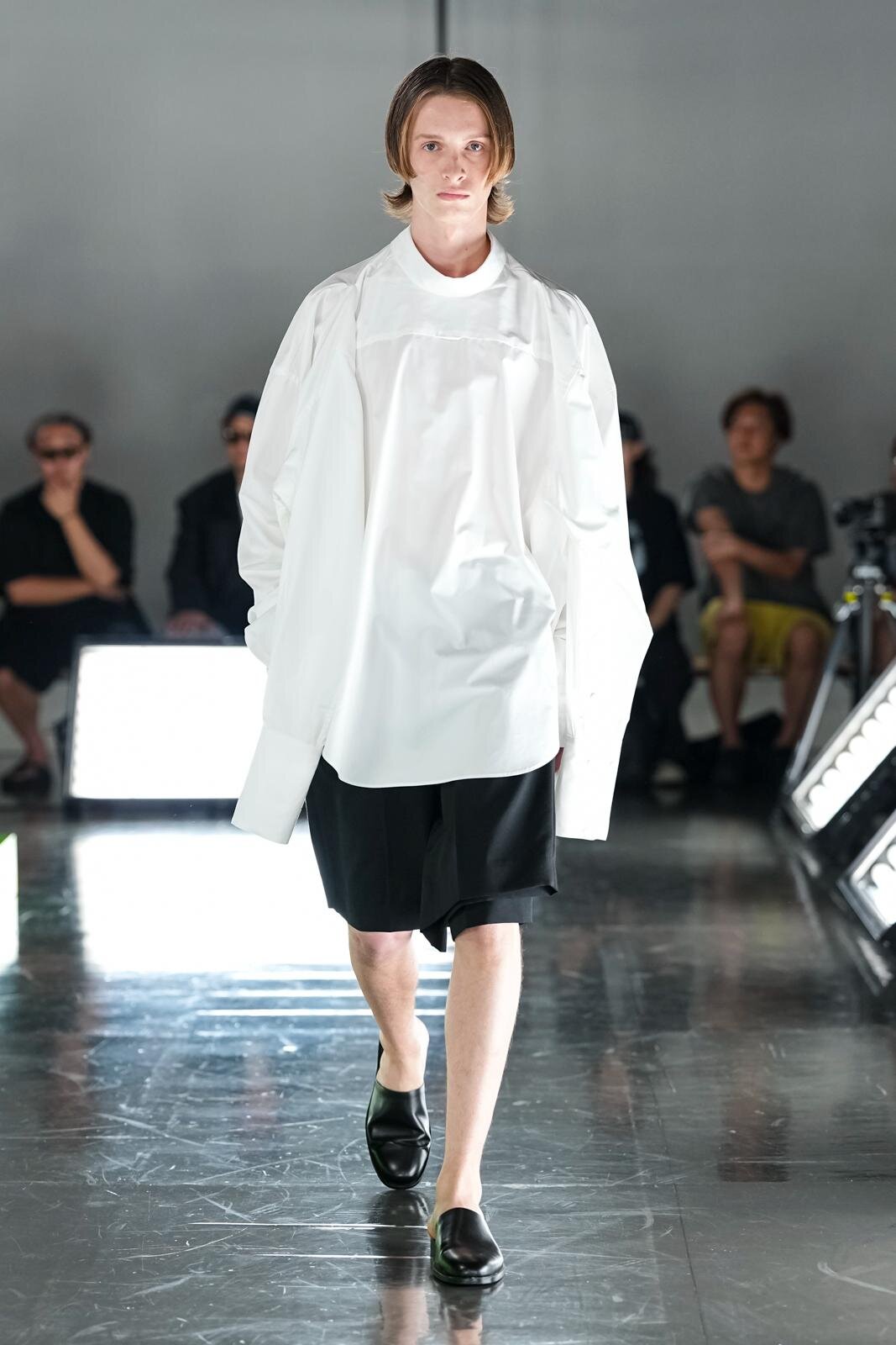 DDDD 2026年春夏メンズコレクション - “構造”の探求、緊張感と緩やかさの間で｜写真43