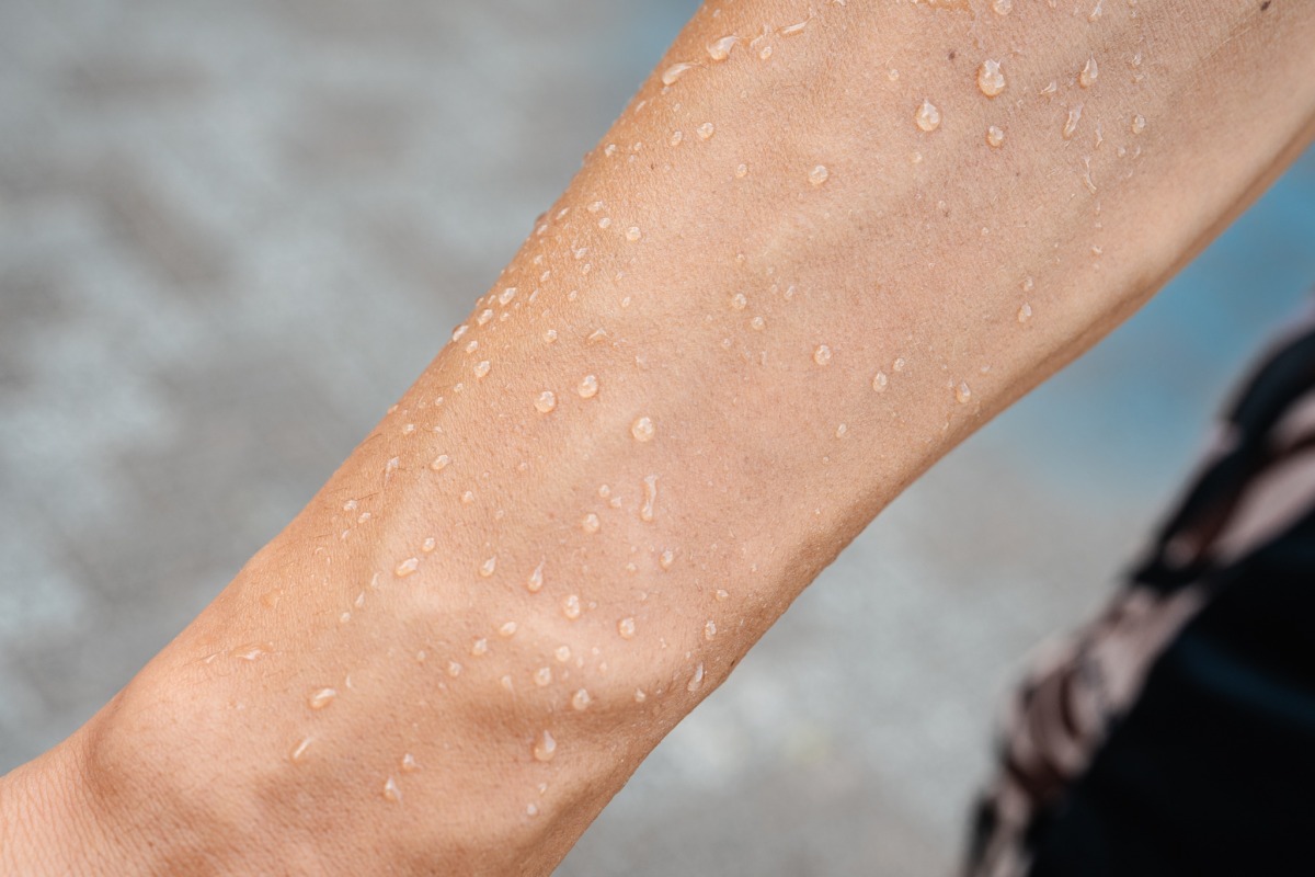 「ランナーの必需品!汗に強くベタつかない日焼け止めスティックで紫外線対策を完璧に」の画像