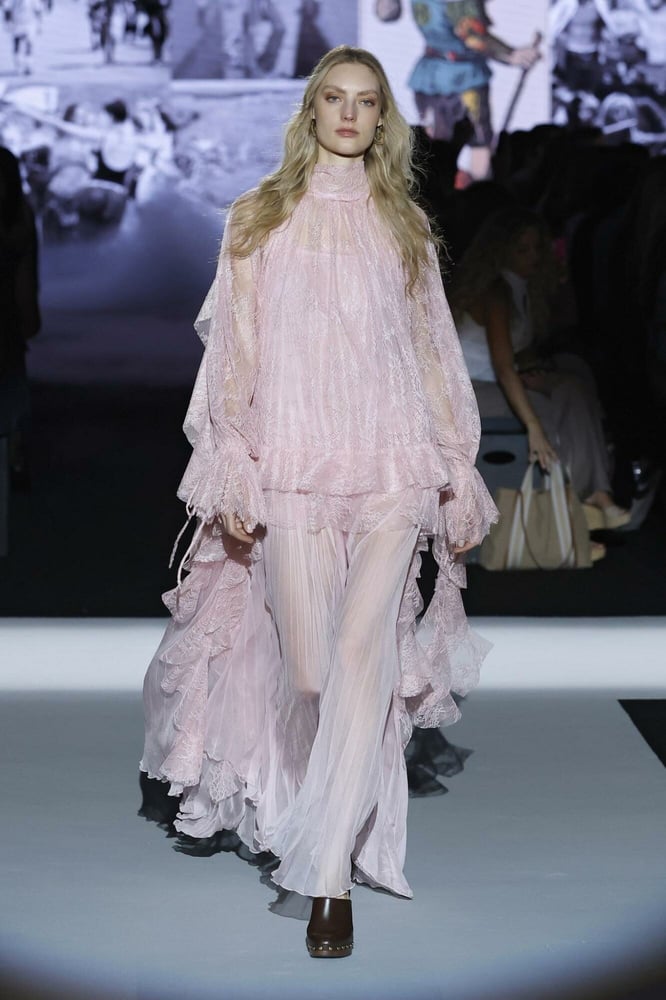 MBFWMadridでのYolancrisのファッションショー