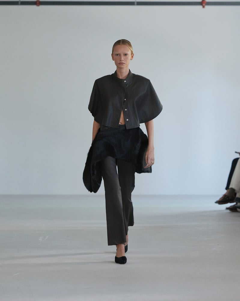 Envelope1976、旗によるミニマリズム