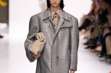ハロッズのバイイング責任者が、ルイーズ・トロッターのボッテガ・ヴェネタでのデビューショーをミラノ・ファッション・ウィークの最高のショーと称賛 - FashionNetwork 日本