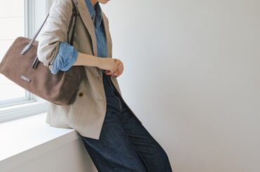 秋に真似したいのはデニムオンデニム×ジャケットスタイル。【FUDGE 10月号連動企画 – 濃紺デニムがあれば。| DAY13】 | FUDGE FRIEND | ファッション