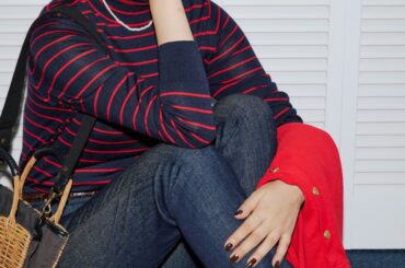 《ヤヌーク》のスリムテーパードで叶える、秋のフレンチシック【FUDGE 10月号連動企画 – 濃紺デニムがあれば。| DAY 10】 | FUDGE FRIEND | ファッション