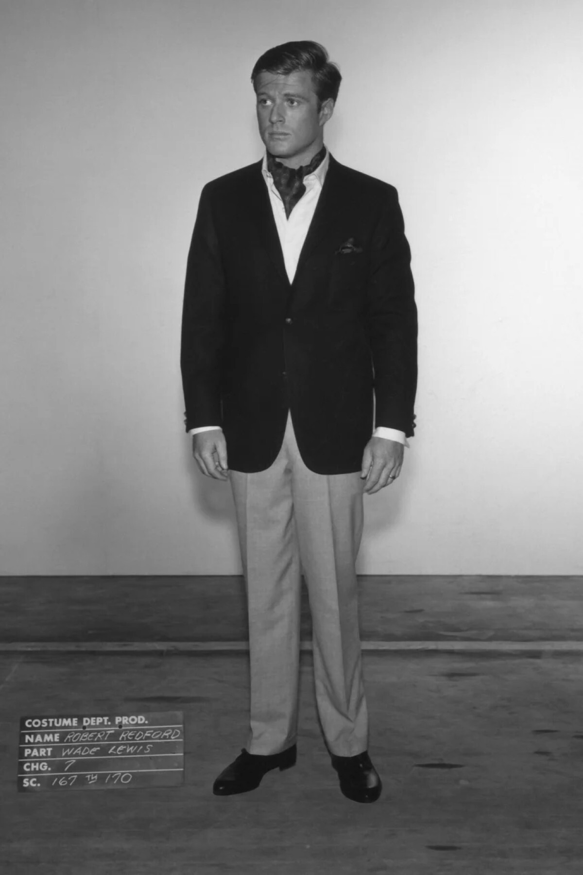 １９６５年の映画「サンセット物語」の衣装テストを行うレッドフォードさん/Screen Archives/Getty Images