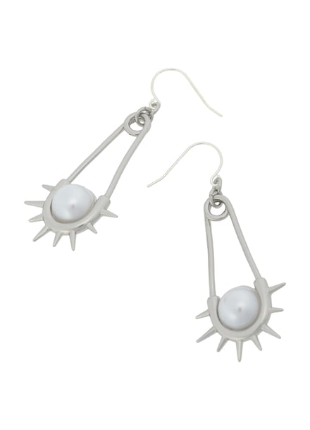 ピアス
