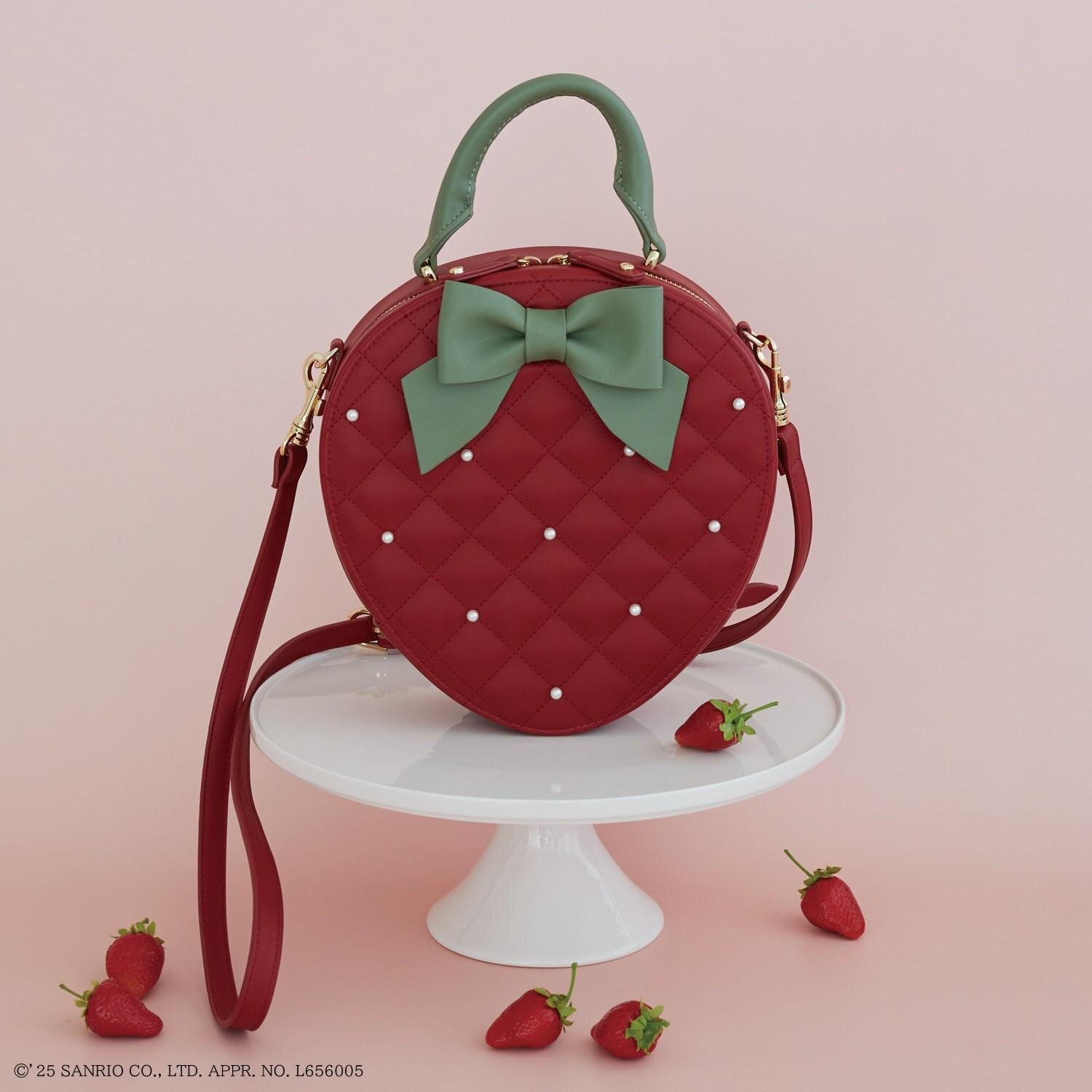 いちご新聞 いちごショルダーバッグ 13,200円