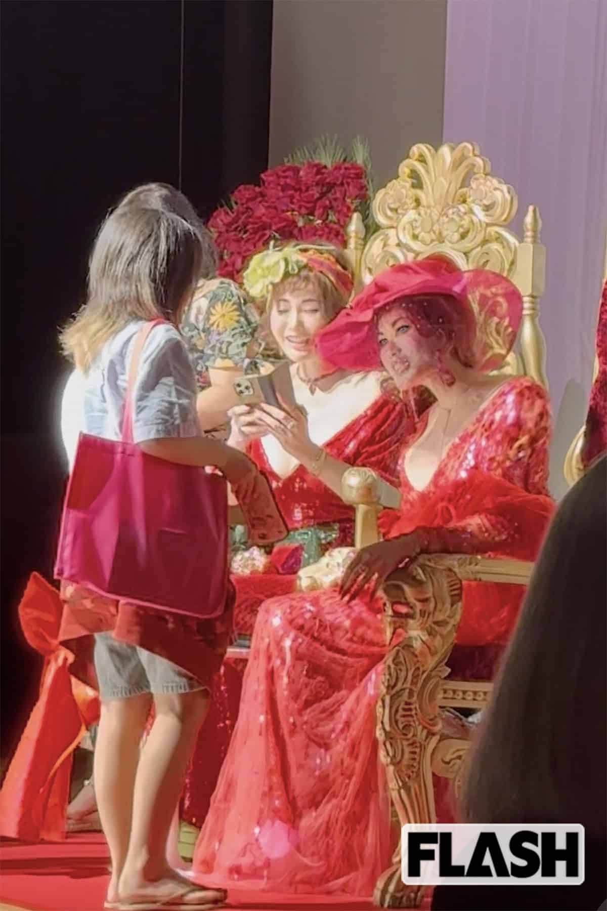 【抽選確率は約8倍】叶姉妹“オーラ満開”プレミアム・トークショー熱気現場…2人が明かした“叶のポリシー”とは