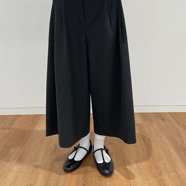  UNIQLO : C「Tストラップバレエシューズ」着用画像