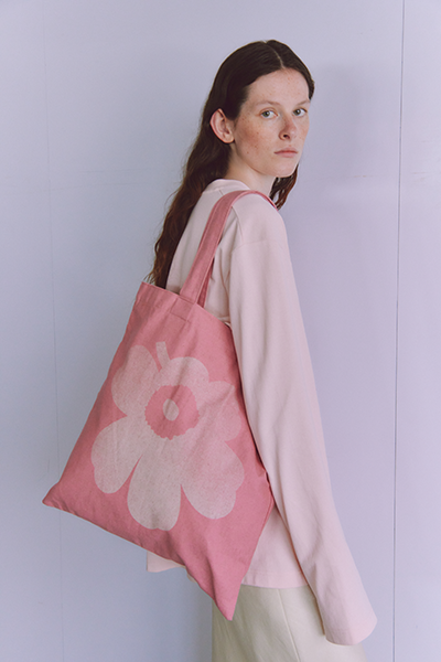 emmi×マリメッコ第2弾コラボの「Vankka Unikko Bag」