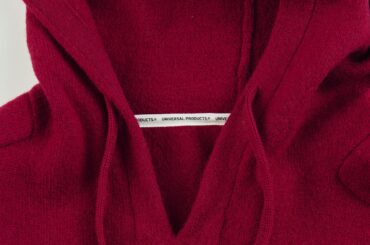 秋は古着のような“赤”を着たい。ユニバーサル プロダクツをスタイリングの主役に【服のプロが欲しい秋新作／1LDK プレス編】 メンズノンノウェブ | MEN'S NON-NO WEB