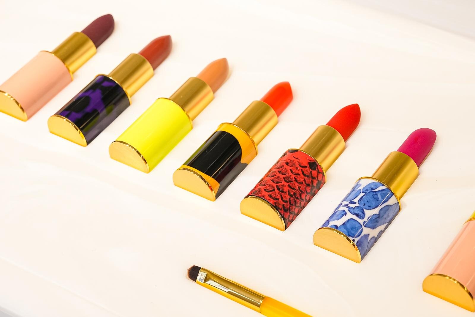 リップスティックリフィル 各6,160円＜新色＞ リップスティックケース 各6,160円＜新作＞