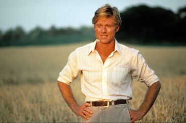 俳優にして映画監督、そしてメンズウェアの着こなしでも輝きを放ったロバート・レッドフォードさん。写真は１９８４年の映画「ナチュラル」から